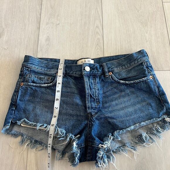 Free people womens demin shorts size 28 - Picture 2 of 8
